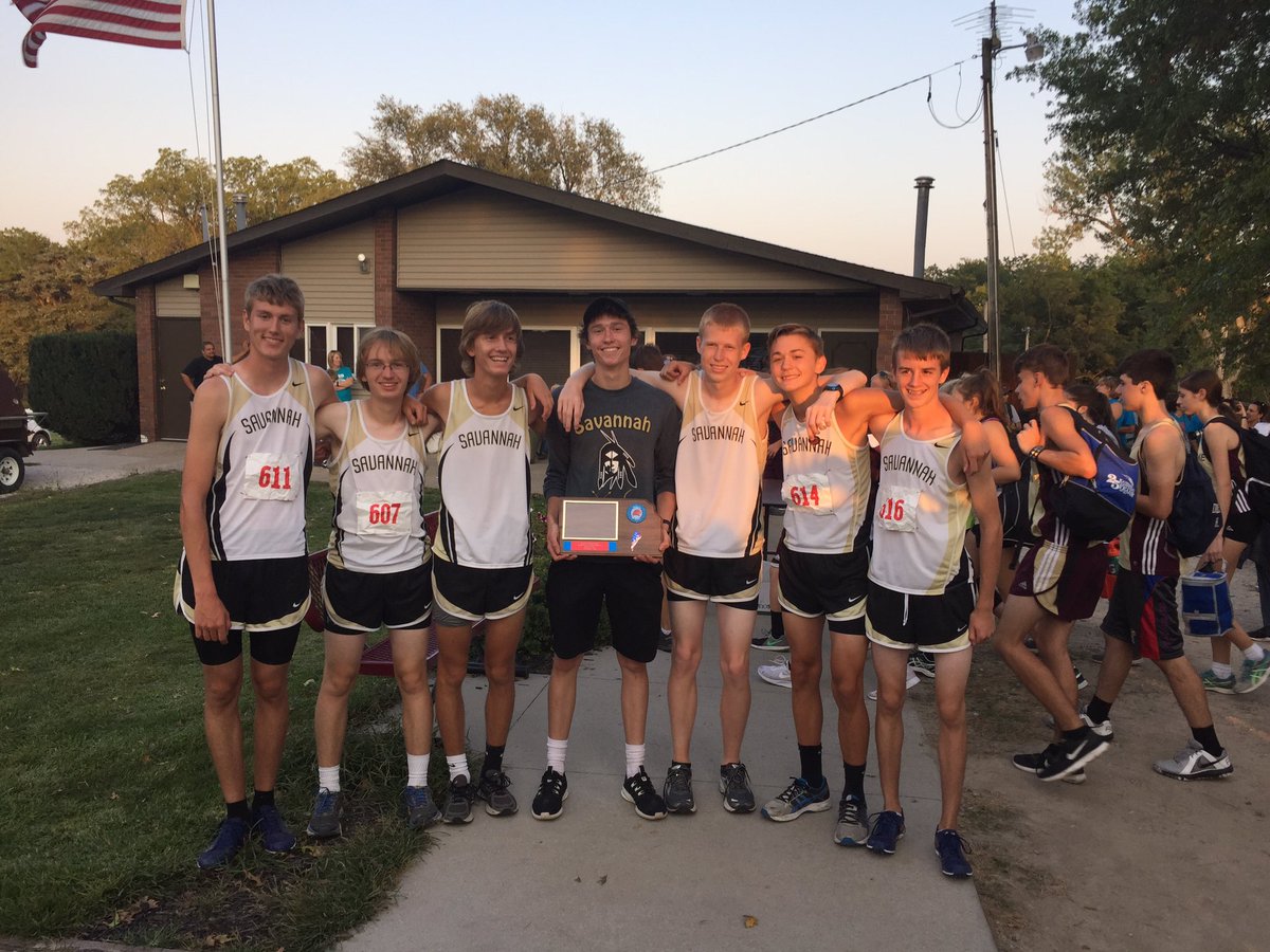 savannah_xc's tweet photo. Savannah boys take 1st at Hiawatha against some tough teams! #SavNationSports https://t.co/dYdwS2YGxI