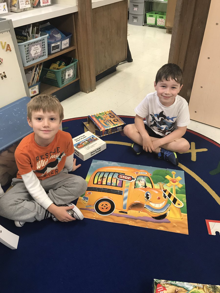 Miss_Etter's tweet image. Teamwork makes the dream work! #puzzlemasters #EtterKinder