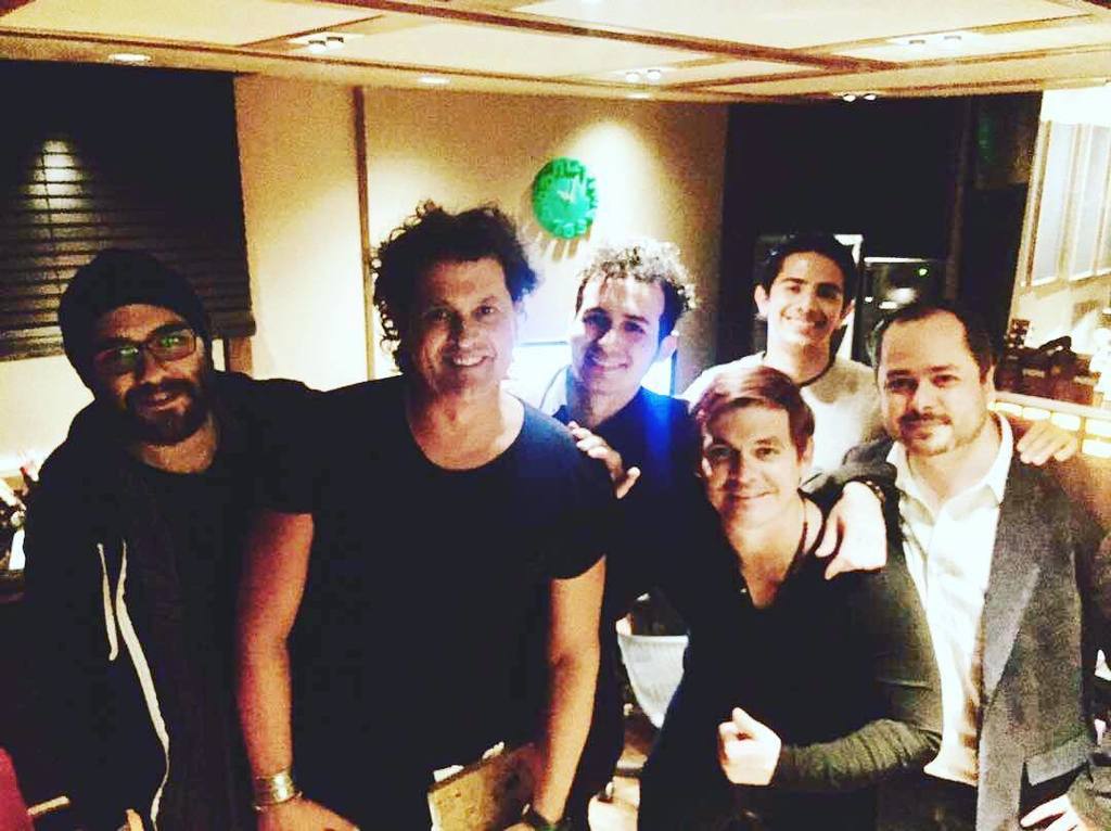 #Bogota El mejor, El patrón <a href="/carlosvives/">Carlos Vives</a> Que momento tan especial en <a href="/gmlestudios/">GML Estudios</a> Nosotros grabando para un super disco Latino <a href="/ranieropalm/">RanieroPalm</a>…