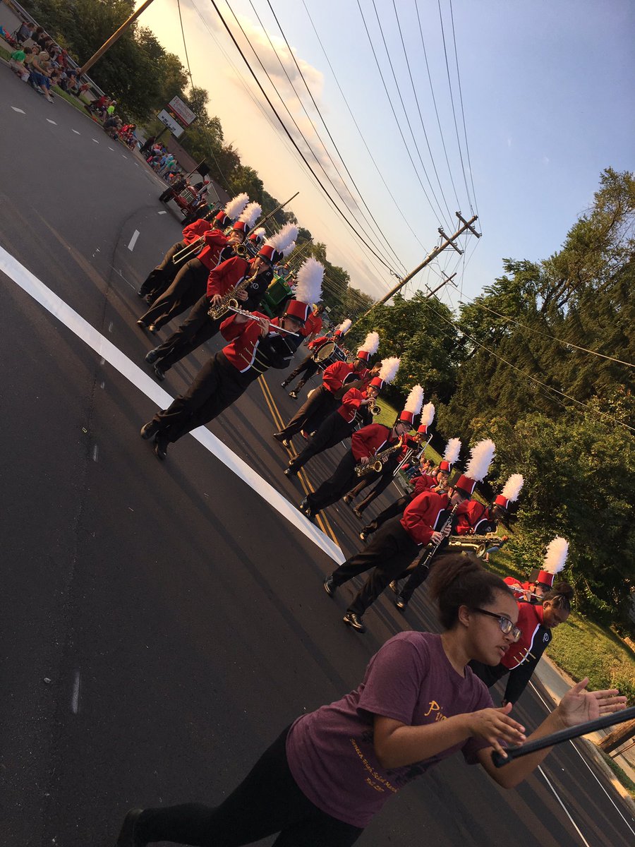 SHSRedHawkBand's tweet photo. Marching into #gaslightsquare in the #gaslightparade! #gaslightfestival #RedHawks @SenecaPrincipal @MrsDixonAP @DamienSweeney33 @JCPSmusic https://t.co/DNTgm0TUAs