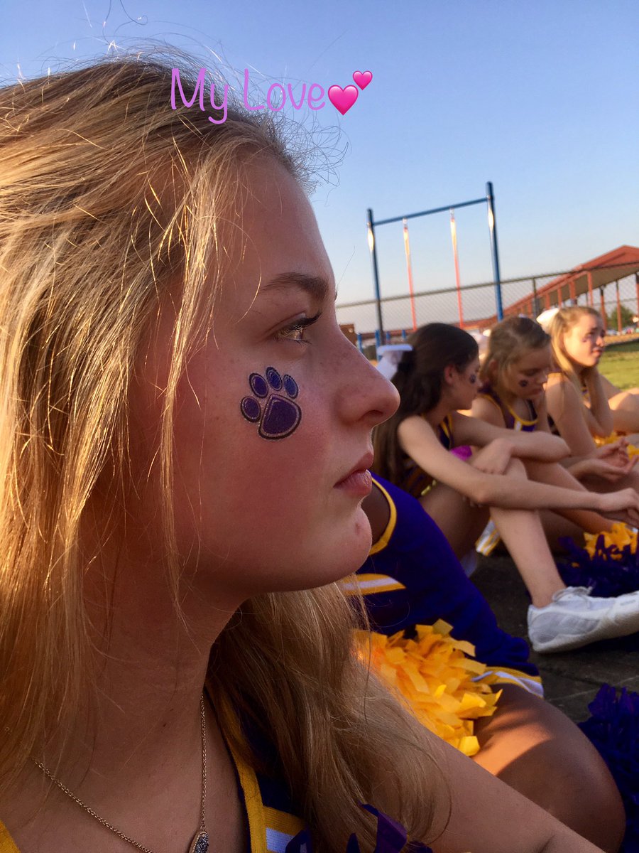 KHMcDaniel's tweet image. I love this girl!!#DCMSCheer #homecoming2017 #itsagreatdaytobeajag