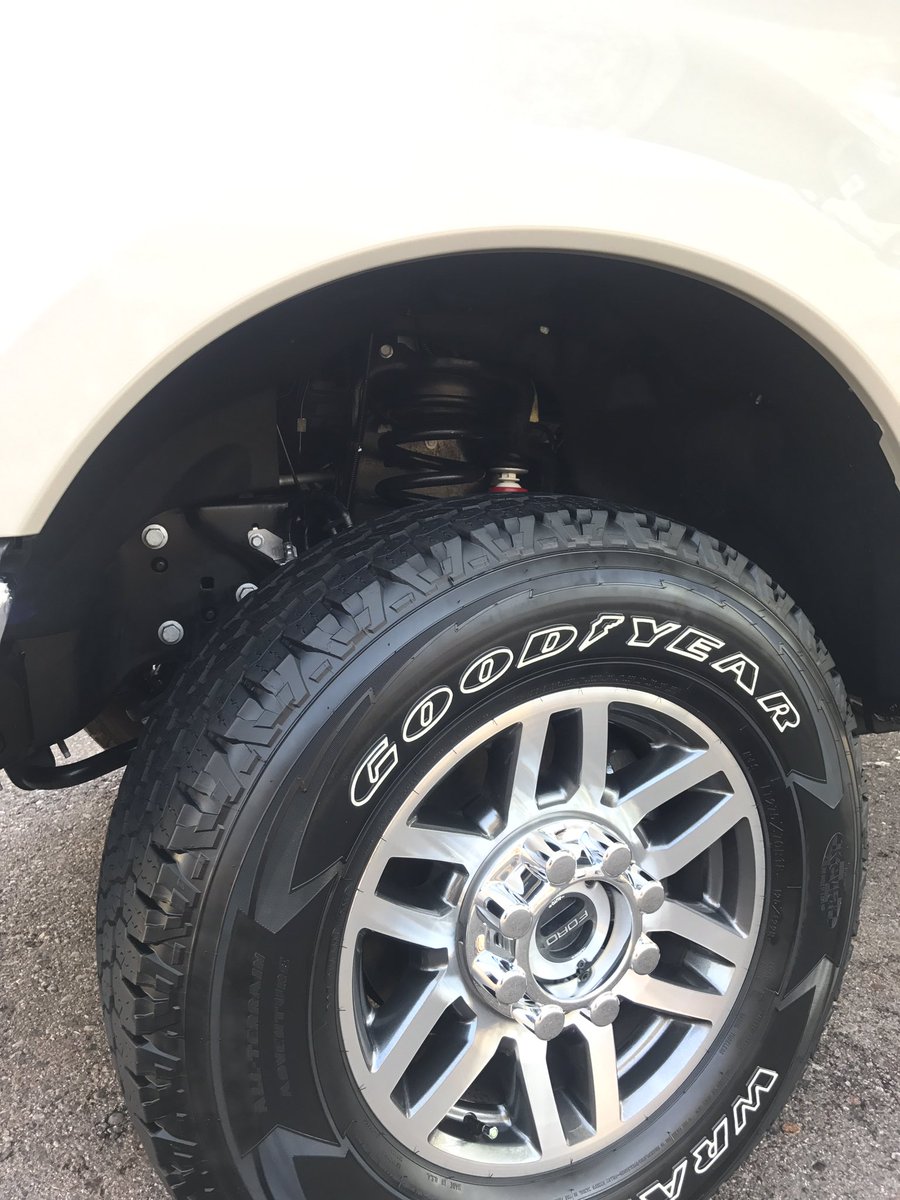 ColesDetailing's tweet photo. Ford Lariat got my Express Wash. #colesdetailing #AllAboutPassion™ https://t.co/e1onq0IOj6