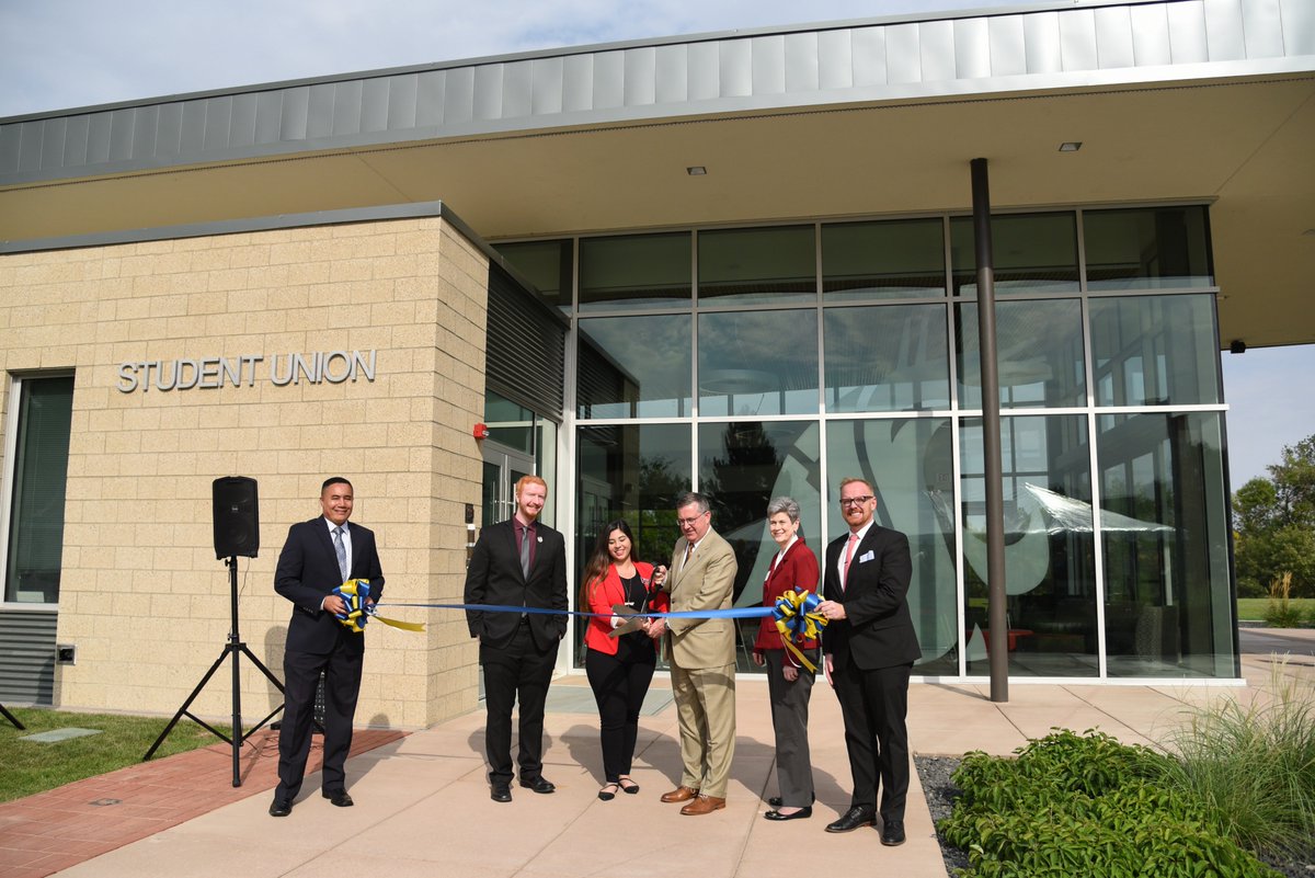 WSUTriCities's tweet photo. Congrats on #StudentUnionBuilding, @WSUTriCities students! An amazing accomplishment! View photos from grand opening https://t.co/xWwD2G3C67 https://t.co/cSo1nmmNSH