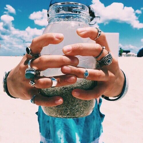 iIoveaesthetics's tweet photo. beach days https://t.co/Vh3Sz9lczN