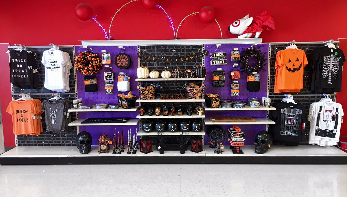 NikkiRappp's tweet photo. Halloween is here @Target2151 ! 🖤☠️🎃 #vmtlstyle #vmtl #halloween #targetstyle https://t.co/KFPuOTinaf