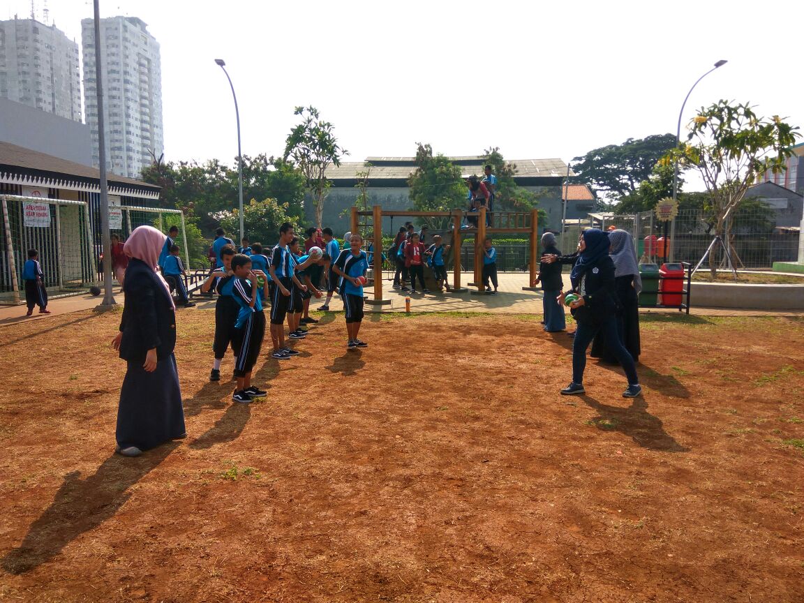 bimbingan sosial pengenalan lingkungan luar panti brsama mahasiswa praktikan dari <a href="/stksbdg/">STKS Bandung</a>  &amp; <a href="/UntarJakarta/">Universitas Tarumanagara</a> di RPTRA Kalijodo. <a href="/DinsosDKI1/">Dinsos DKI Jakarta</a>