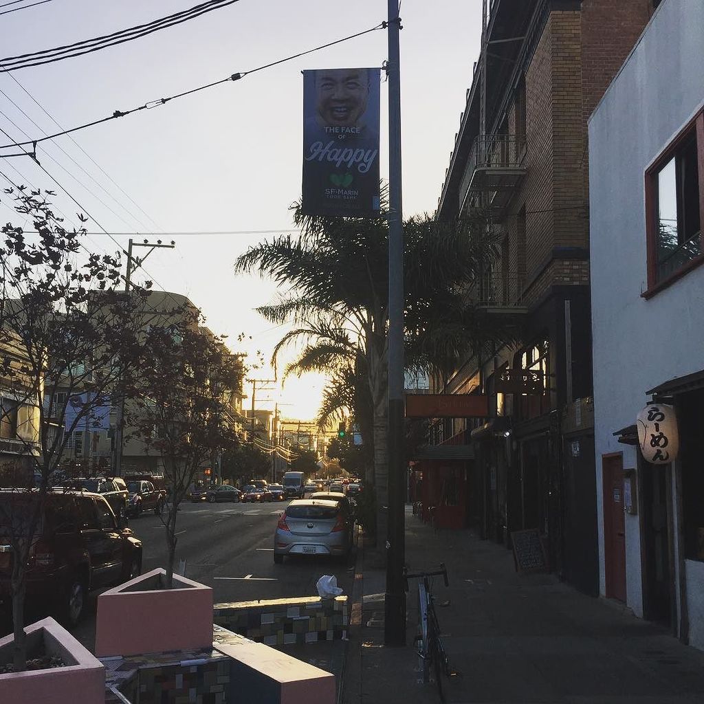 KenKenRamen's tweet photo. Beautiful sunset from mission #sunset #sfeat #sfeats #ramen #sfmission https://t.co/TRzGocqcq9 https://t.co/Dik1sfDuv5