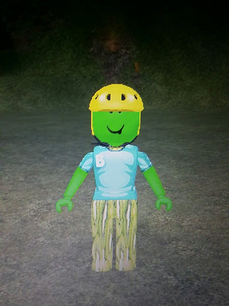 vinapss's tweet image. I'm rocking the @BandiRue shirt! 😎 (sorry for the bad quality tho xD)