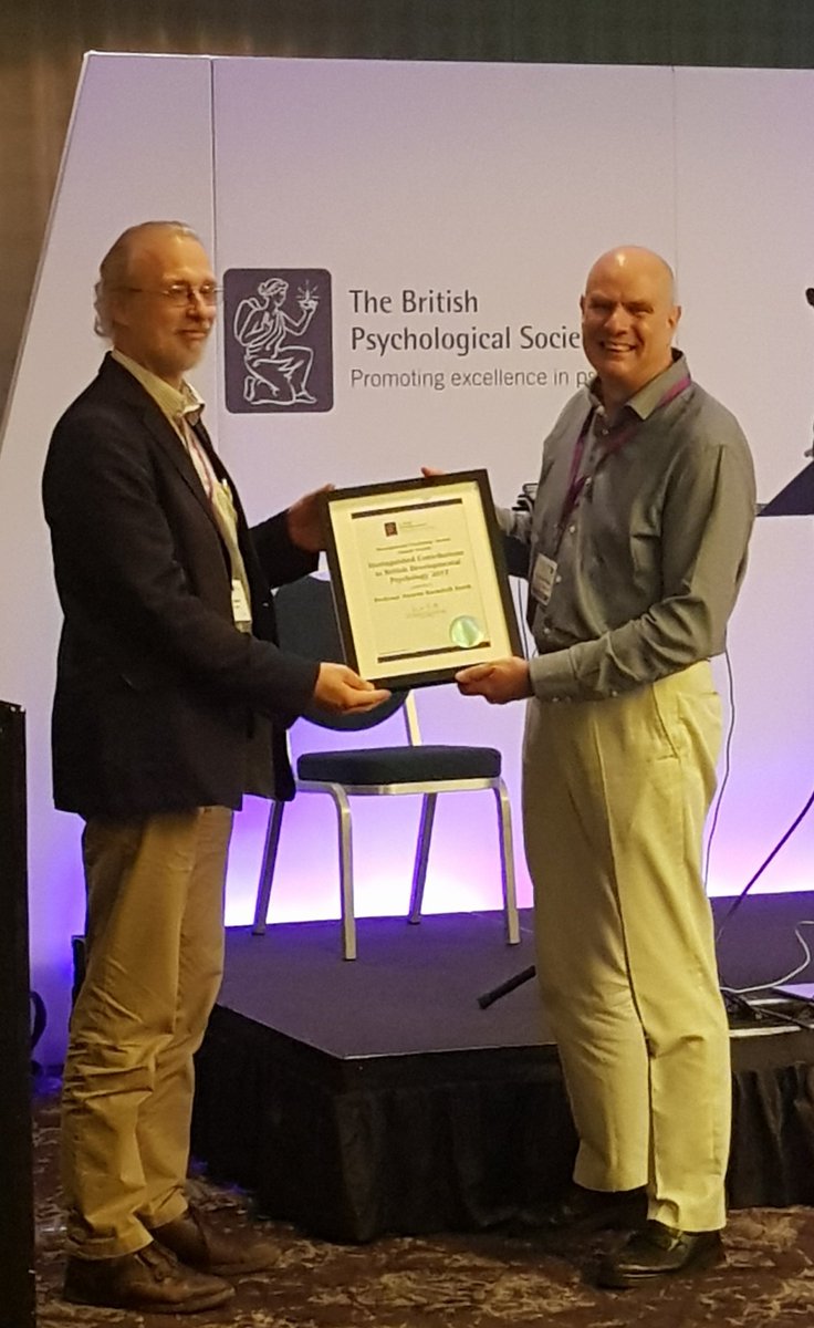DrFionaKyle's tweet image. Mark Johnson receiving the Distinguished Contributions Award on behalf of Annette Karmiloff-Smith #dev2017 @BPSDevSection @BPSConference
