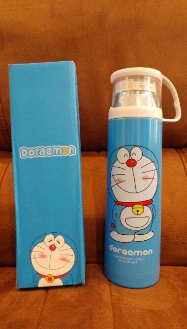 Yunboogadget's tweet photo. Termos / tumbler minum doraemon + cup. Bisa panas dan dingin. Bahan stainless steel. Kapasitas 500ml. Harga MANTAP... https://t.co/i4E1F8XVCj