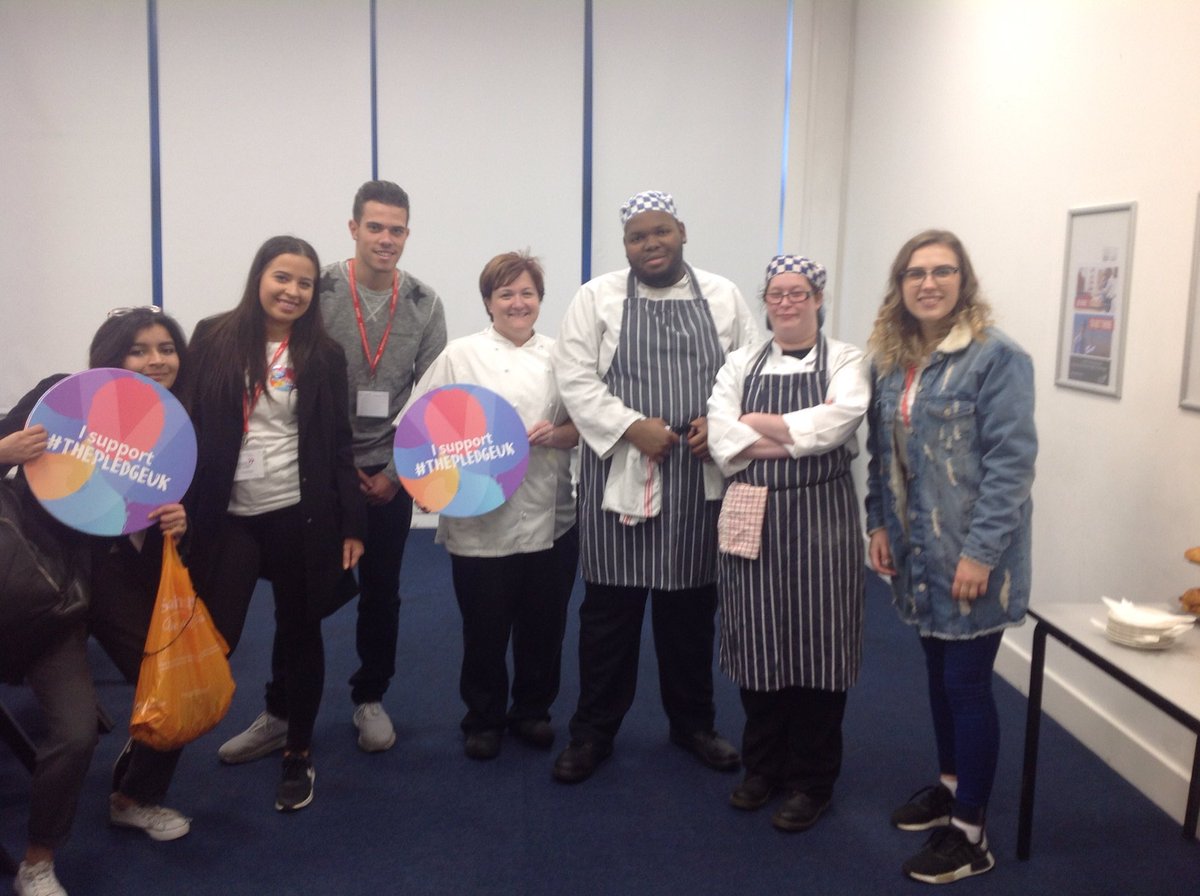 bobnoseda1's tweet photo. Sarah and her Students @LSECGreenwich setting up breakfast for the @yourfeedUK event #GreatStudents #GreatTutor #ThePledgeUK https://t.co/R2QaGlCJku