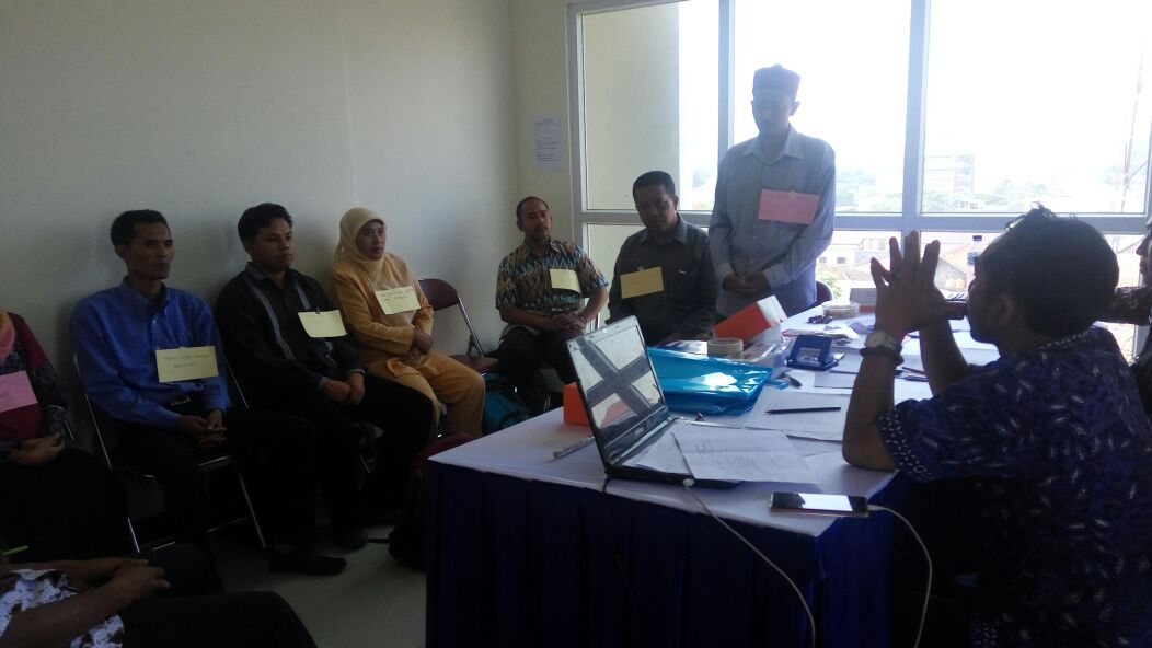 DISPERMADES_JTG's tweet photo. Proses seleksi wawancara TPP P3MD, posisi PLD, di Jateng th 2017, berlangsung fair dan kompeten. @ganjarpranowo @DitjenPPMD  @KemenDesa https://t.co/ee71c0HBIy