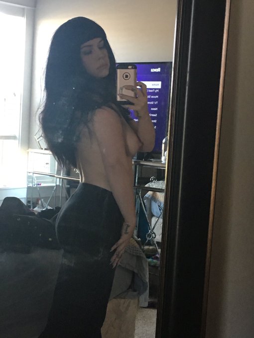 I need a hair cut so bad. I can't wait to get it done soon🤗 https://t.co/YMSafBgSfY<a href="/tag/lightglare"class="tags"><span>#lightglare</span></a>