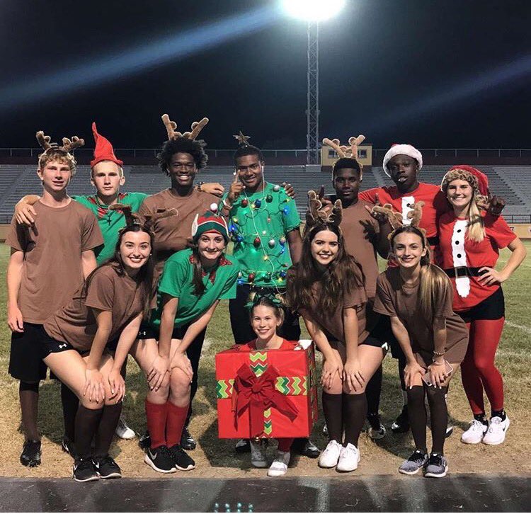 bridgetmarie00's tweet photo. #SHITCHYEAH #jollyjunyas ❤️💚 https://t.co/wfXJe9gPV1