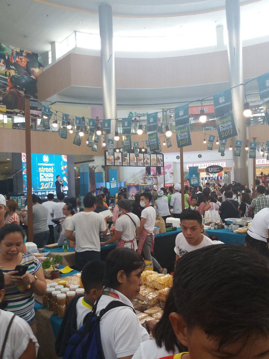 justlilygrace's tweet image. #smstreetfood #smhypermarket
