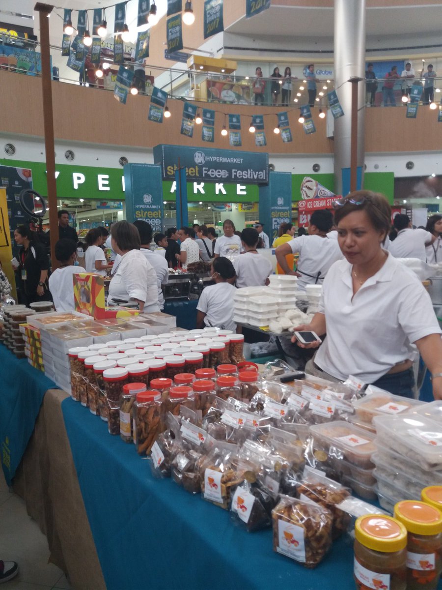 justlilygrace's tweet image. #smstreetfood #smhypermarket