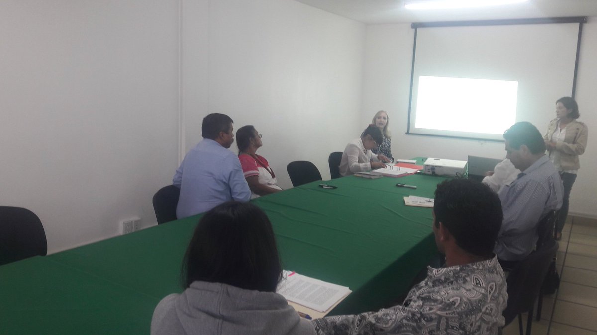 AnaMariaArtea15's tweet photo. Reunión con Técnicos de los Proyectos Productivos de Producción Primaria
#ElCampoEnNuestrasManos
@paulinaescobedo 
@MujeresCampo https://t.co/HJQRLxehkm
