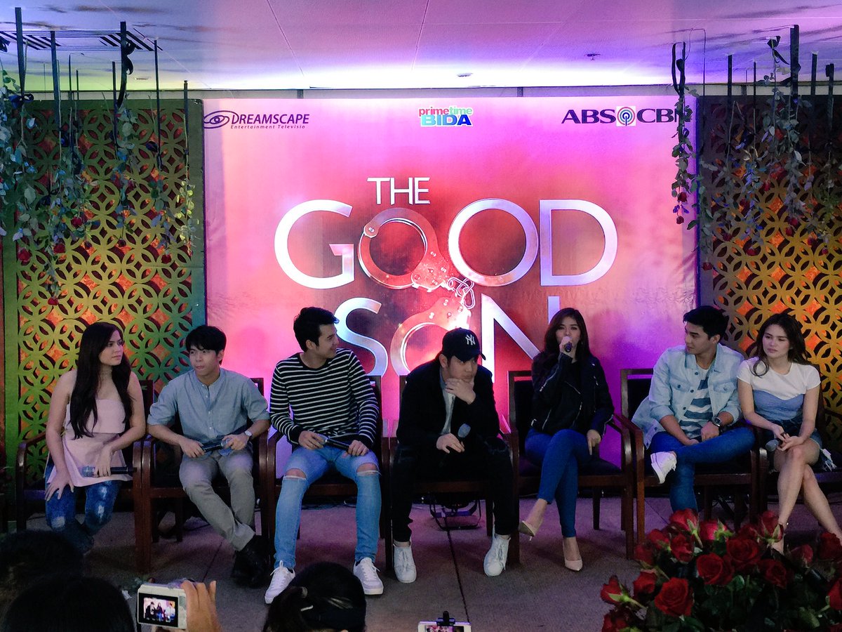 loisaganda2's tweet photo. Abangan nyo po September 25 na after La Luna Sangre ♥ #TGSBlogcon #TheGoodSon https://t.co/TZ6WlVvUqY