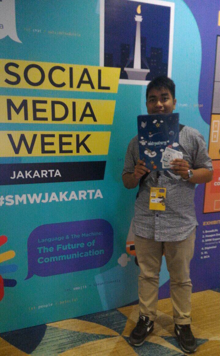 chirpstory_ed's tweet image. Acara Community Meetup #SMSCHore di @SMWJakarta Kamis 14 Sept kmrn rame bgt lho. Chirpstory berbagi clear folder &amp;amp; stiker utk yg hadir
