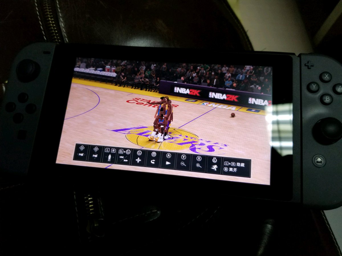 ken5457ken's tweet photo. BUG!!!😂😂😂
NBA2K18 on nintendo switch!!!

@Ronnie2K https://t.co/WrRMTNRL6Z