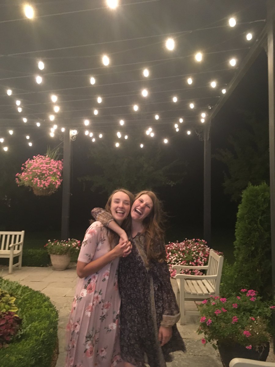 brihaderlie's tweet image. 19 years of em simps and I am not complaining one bit. HAPPY BIRTHDAY BEST VEST FRIEND