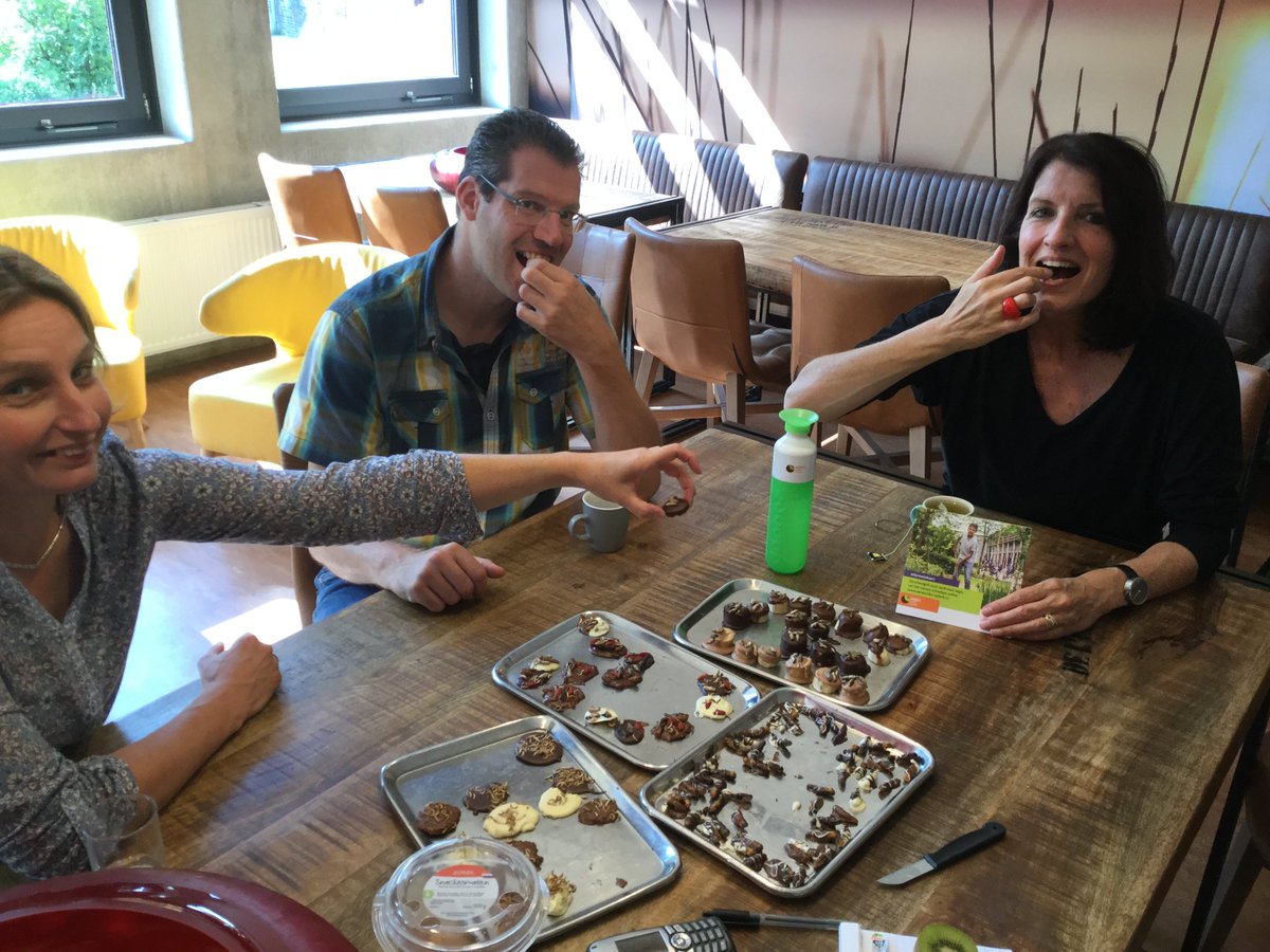 Students and teachers from elementary school Aeres Nijkerk #eating #insects from Kreca Ento-Food