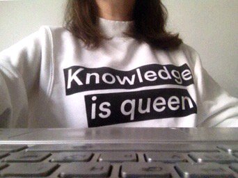 a_tiredarrowfan's tweet photo. Just me & my #knowledgeisqueen sweater killin' it in the office today. Also: Almost weekend... AKA: Friyay! ππΌ https://t.co/SOw8apAJtp
