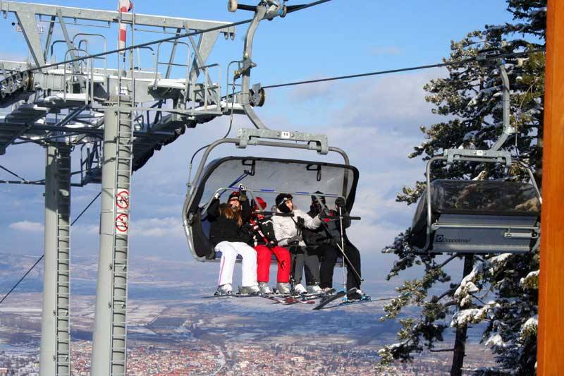 OlympicTravelSr's tweet photo. BANSKO ZIMOVANJE !!! 
Na našem sajtu objavljene su #First_Minute ponude!
#Bulgaria #Skiing #Winter2018
https://t.co/GcgN59l367 https://t.co/CgoINBQJf7