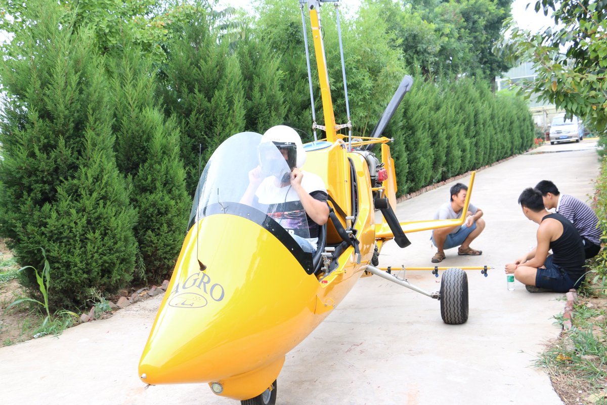 The large payload manned #aircraft can be used to spray 800 hectares a day, isn't it cool?