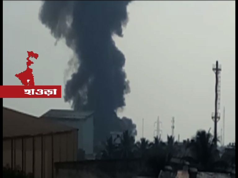 abpanandatv's tweet photo. #Howrah #sankrai #Fire #SpongeFactory সাঁকরাইলে স্পঞ্জ তৈরির কারখানায় আগুন, ঘটনাস্থলে দমকলের ১০টি ইঞ্জিন https://t.co/Etx6IQ0CSF https://t.co/aZRLsXYJ9Y