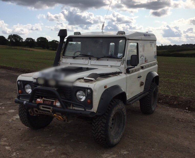 Returning customer in for new panard rod bushes just in time for the trip up to #lro #peterborough show. #defender90 #galvanisedchassis