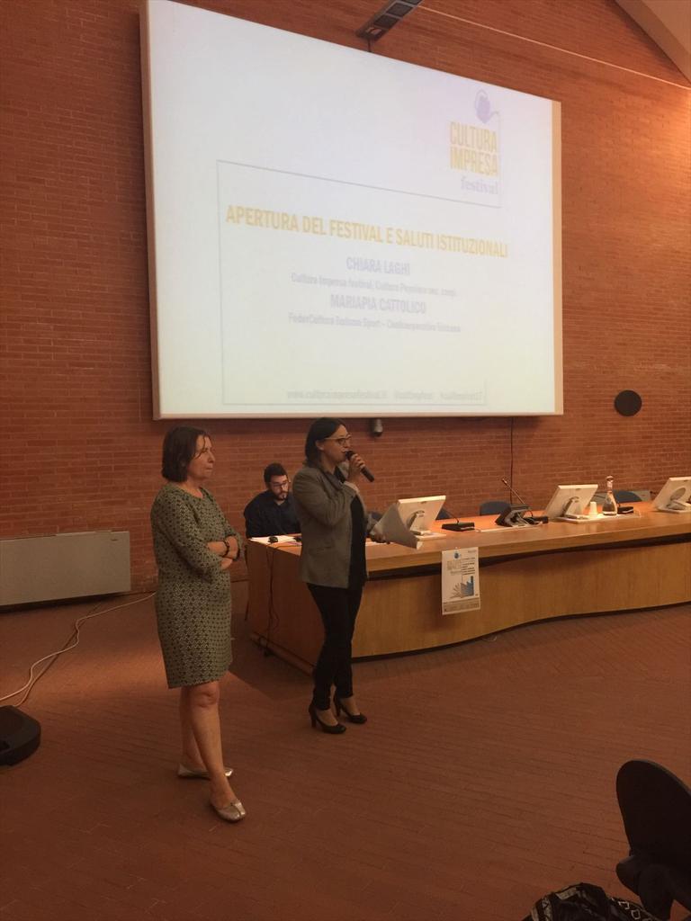 cultimpfest's tweet photo. Su il sipario, inizia la prima tappa di #cultimpfest17 alla Biblioteca San Giorgio di Pistoia https://t.co/Rmm65bWIqg