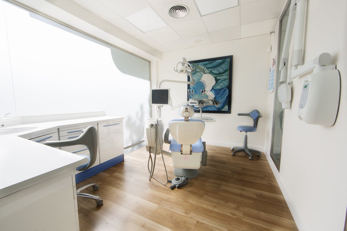 CLELBRUS's tweet image. 2objetivos: conseguir la máxima comodidad para nuestros pacientes y proporcionar unas instalaciones de calidad  goo.gl/MzqP52