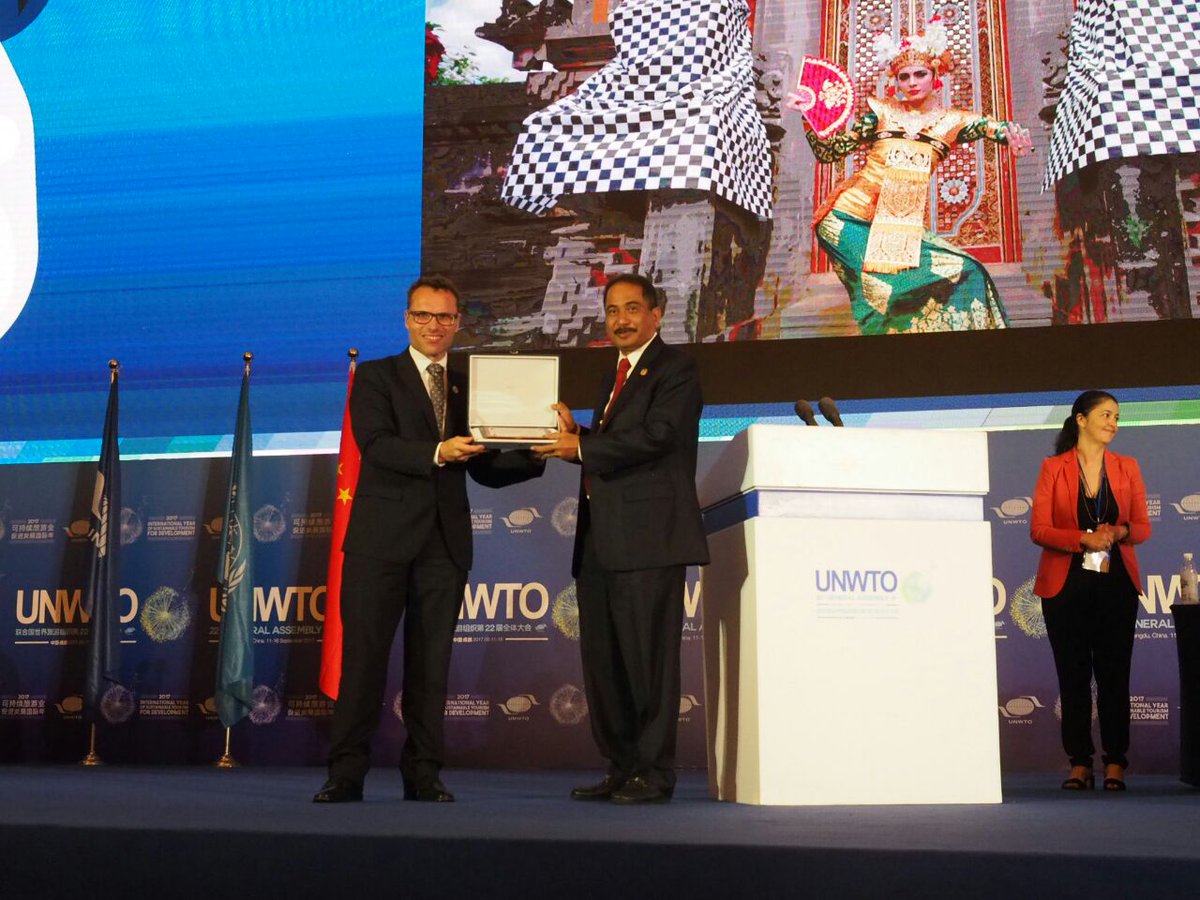 BREAKING NEWS! #WonderfulIndonesia won the People’s Choice in the Video Competition 2017 <a href="/UNWTO/">UN Tourism</a>