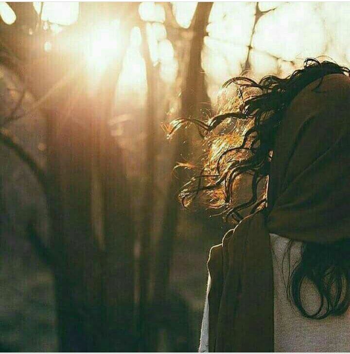 ↴' ❁♪
.
.

 بــعض آلصـّمـت ..

يعبــر عَن كلِمـآتٍ صـآدِقة !!! لمـ تَسـعهآ 
آلحــُروف"

↴ ✿ٌ ⸀ ❃.