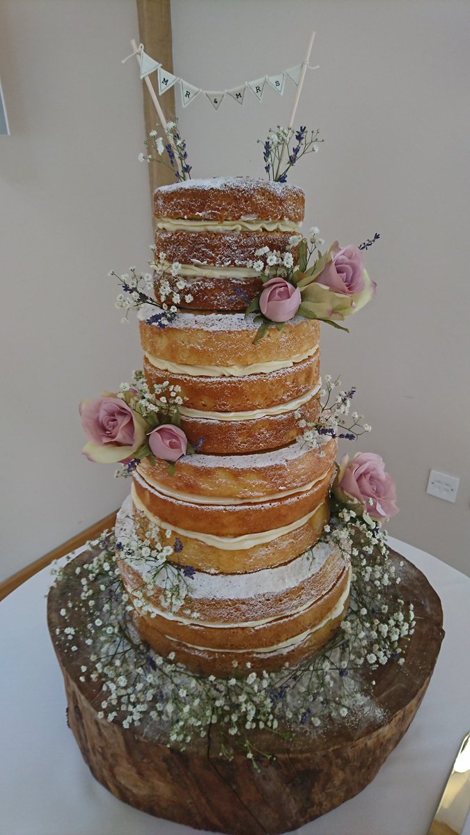 How stunning is this #nakedcake it was made by a family friend who isn't a professional.  #weddingcake #weddingcakeinspiration #stunning
