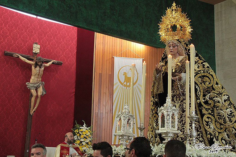 "Oh, primer creyente, primera en darle adoración".

📷: Francisco Román.
