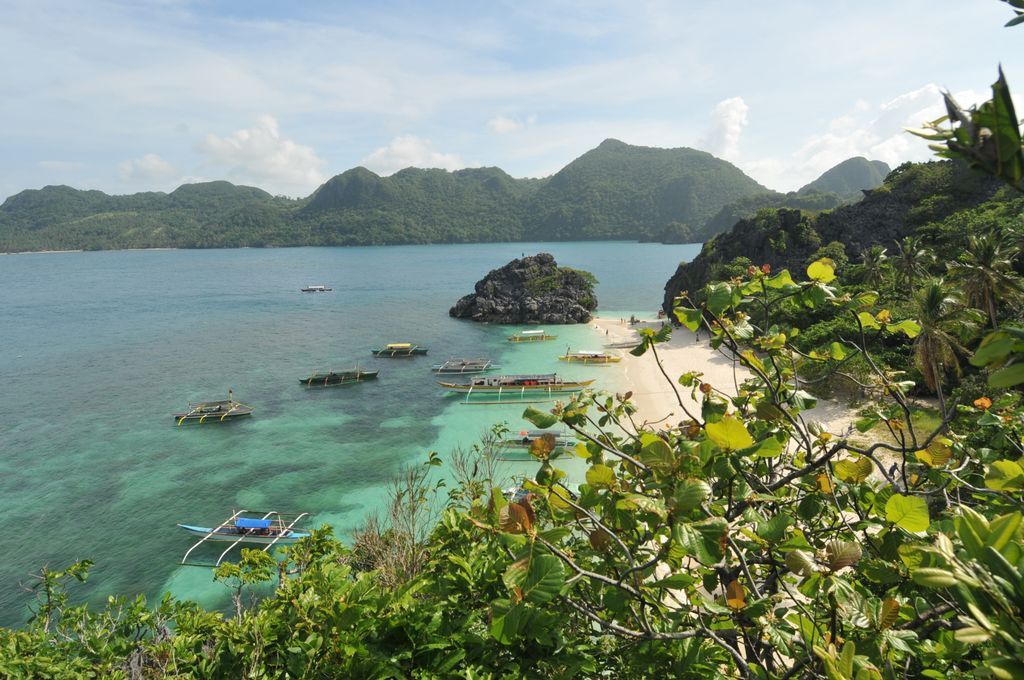 DENROfficial's tweet photo. Don't we wish to have coasts as clean as in lovely Caramoan? Join this weekend's international coastal cleanup for a #WeekendWithNature. https://t.co/xFGXnnwCB2