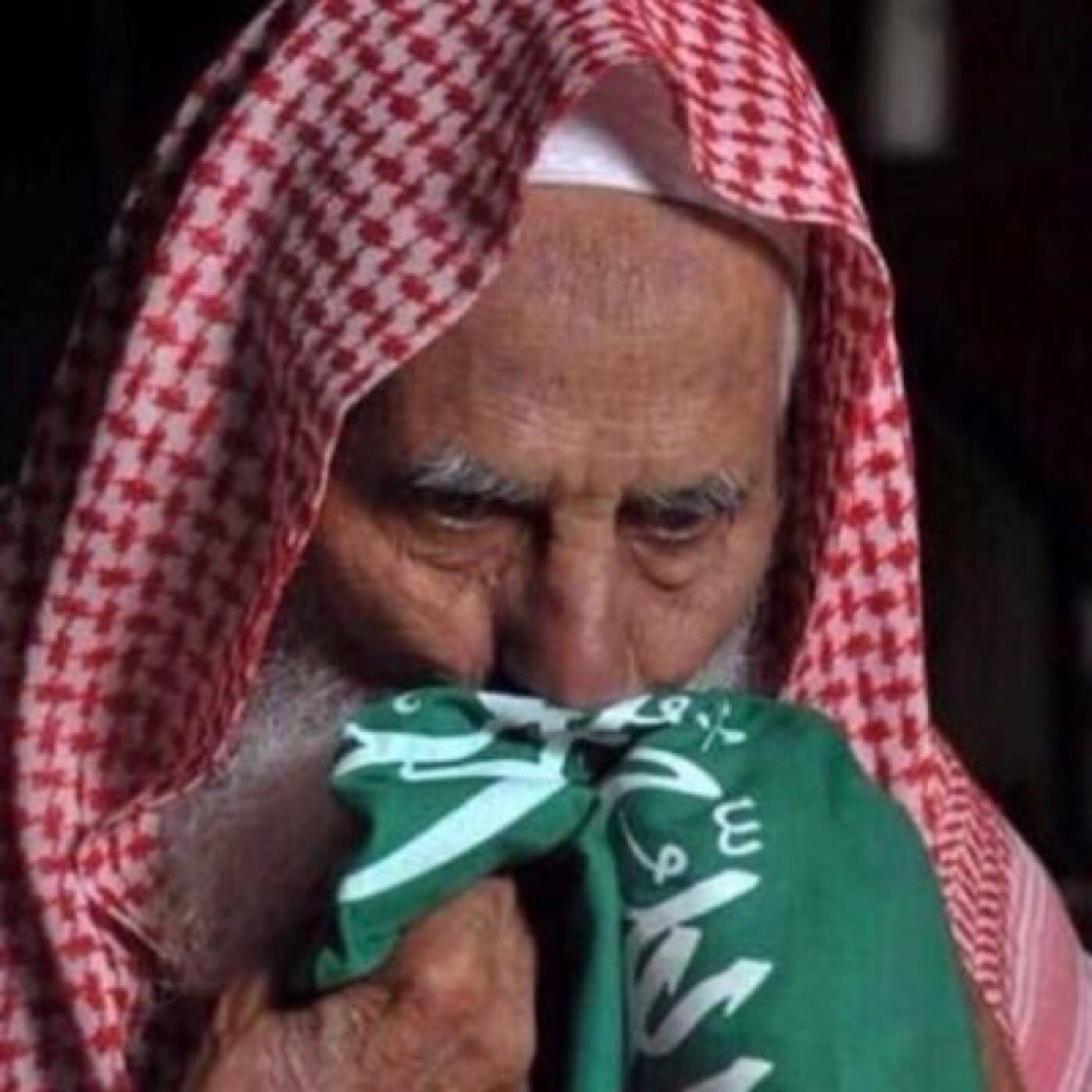 ستبقى فخر يا وطني..
ستبقى شامخاً رغماً عن حسد وحقد الأعداء والمتربصين..
ستبقى ورايتك راية التوحيد..

.
.

#هنا_المملكه_العربيه_السعوديه

-