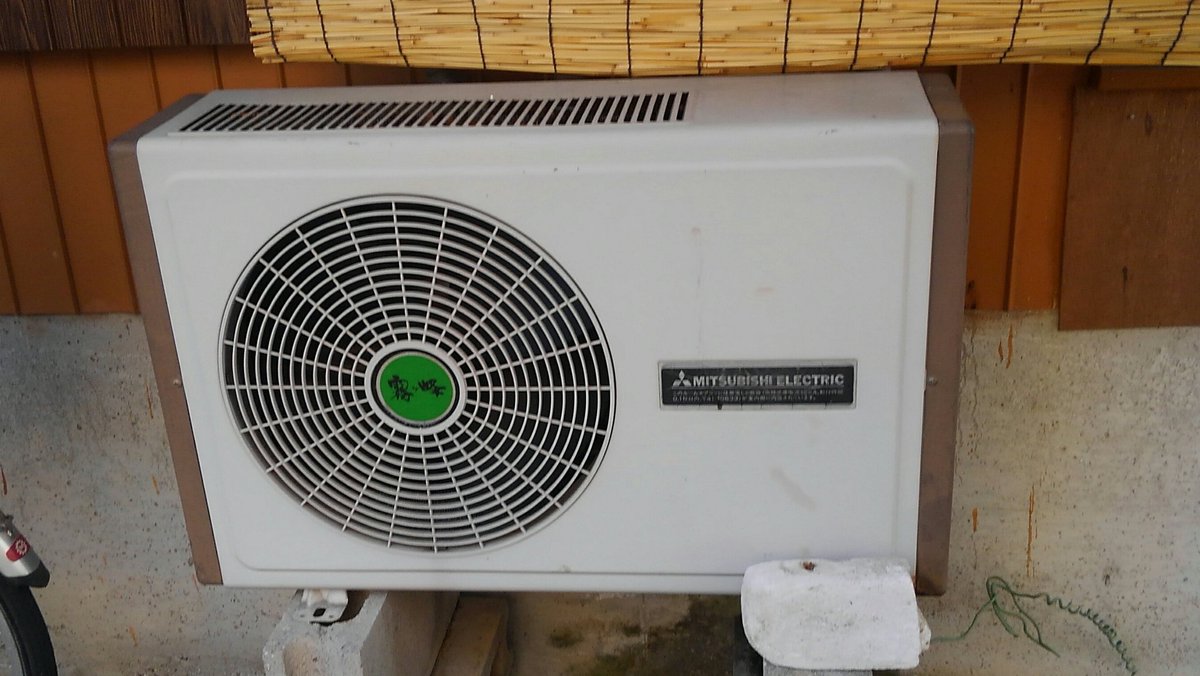 レトロな三菱電機 霧ヶ峰。 これ、雨と日光が直接当たらない場所 レトロな三菱電機 霧ヶ峰。 これ、雨と日光が直接当たらない場所