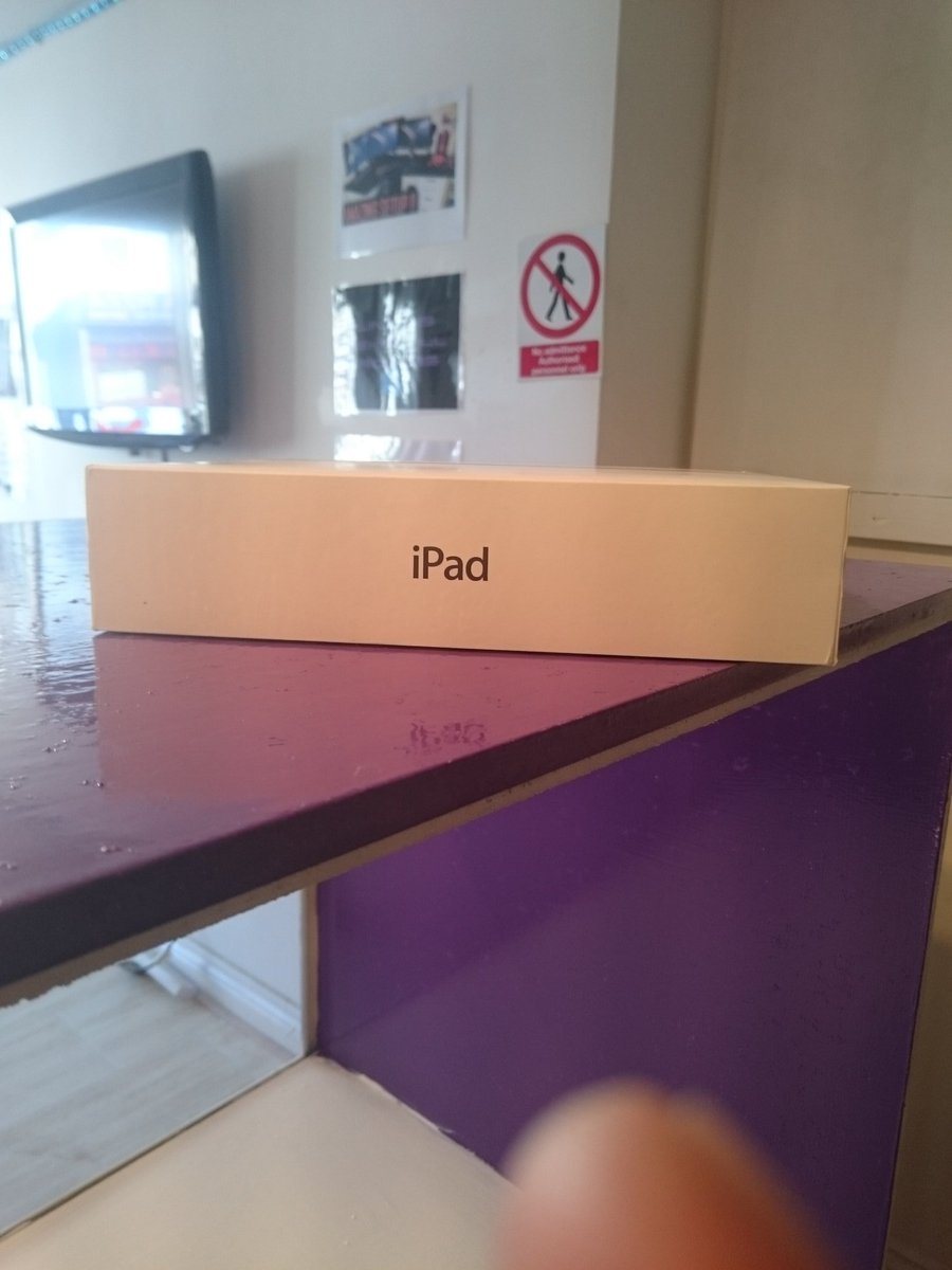 TechlabRepair's tweet image. They say an #Apple a day keeps the doctor away! That being said we have some great deals on #iPads and #iPhones. Check it out! #Techlab