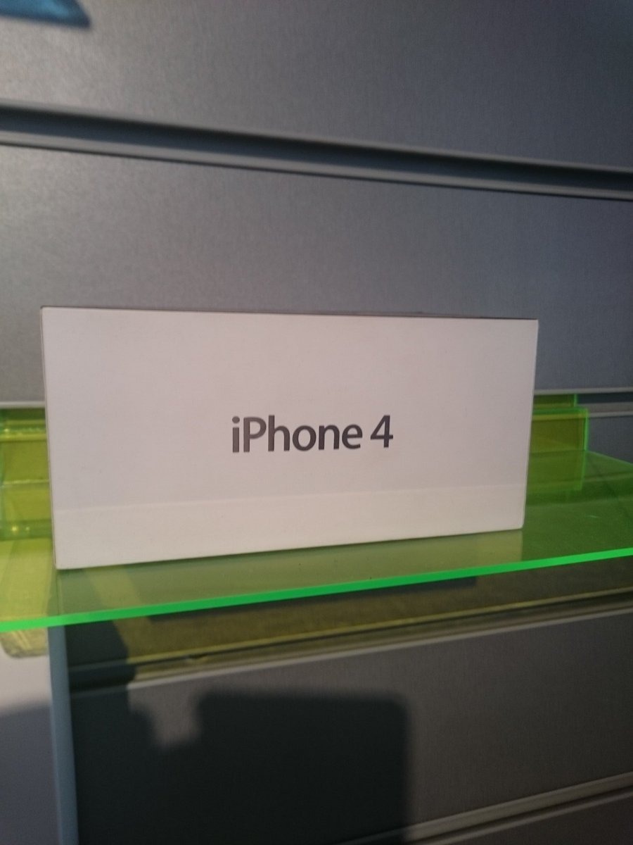 TechlabRepair's tweet image. They say an #Apple a day keeps the doctor away! That being said we have some great deals on #iPads and #iPhones. Check it out! #Techlab
