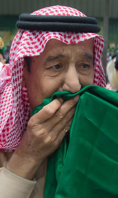 hassanaldarbe1's tweet photo. #هنا_المملكه_العربيه_السعوديه 
#كلنا_سلمان_الفخر 

ومن مثل هذي الأرض في الأرض كلها 
ورايتها التوحيد والسيف والذكر https://t.co/gB7IEWcaIN