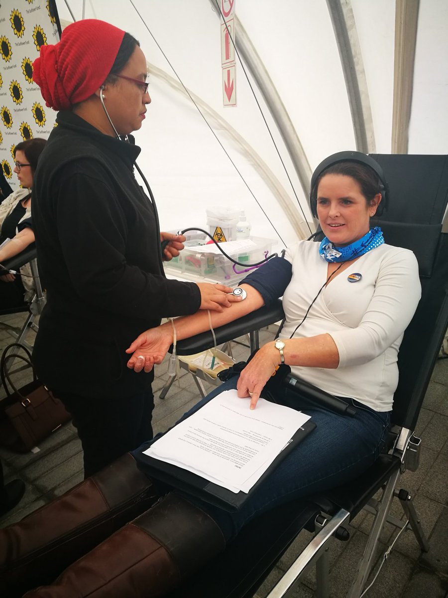 CapeTalk's tweet image. We're broadcasting live from @CCCC_ZA for a #BloodTalk broadcast in partnership with @SunflowerFund. @pjchudson is doing her bit #IAMHOPE