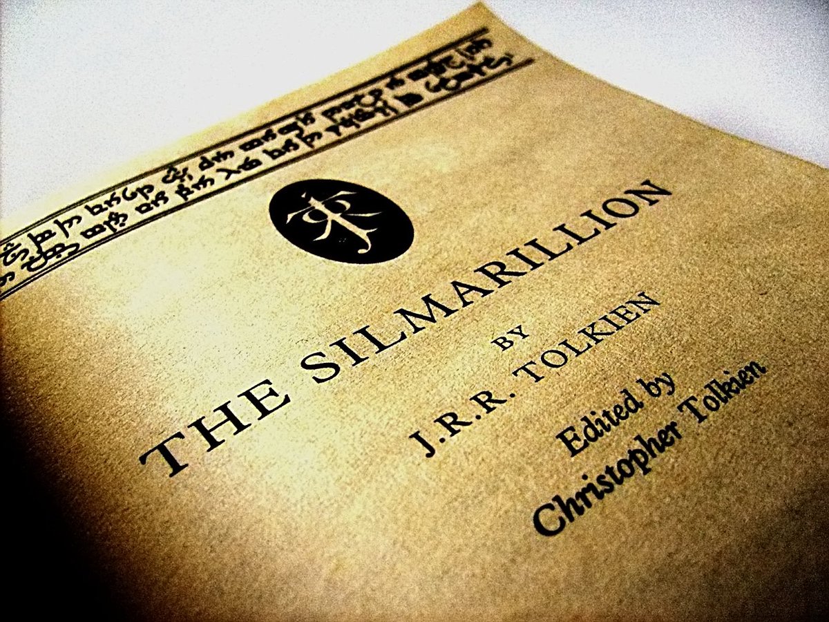 HostValinor's tweet photo. Hoy se cumplen 40 años de la publicación de 'El Silmarillion', mi Biblia y absoluta fuente de inspiración y amor por el universo #Tolkien ;) https://t.co/YSfNbEBBiq