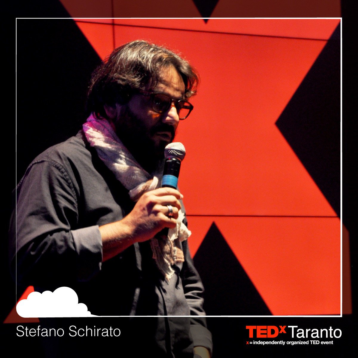 #StefanoSchirato fotoreporter racconta come l'empatia possa essere lachiave per vedere l'emozioni di chi viaggia sognando casa #tedxtaranto