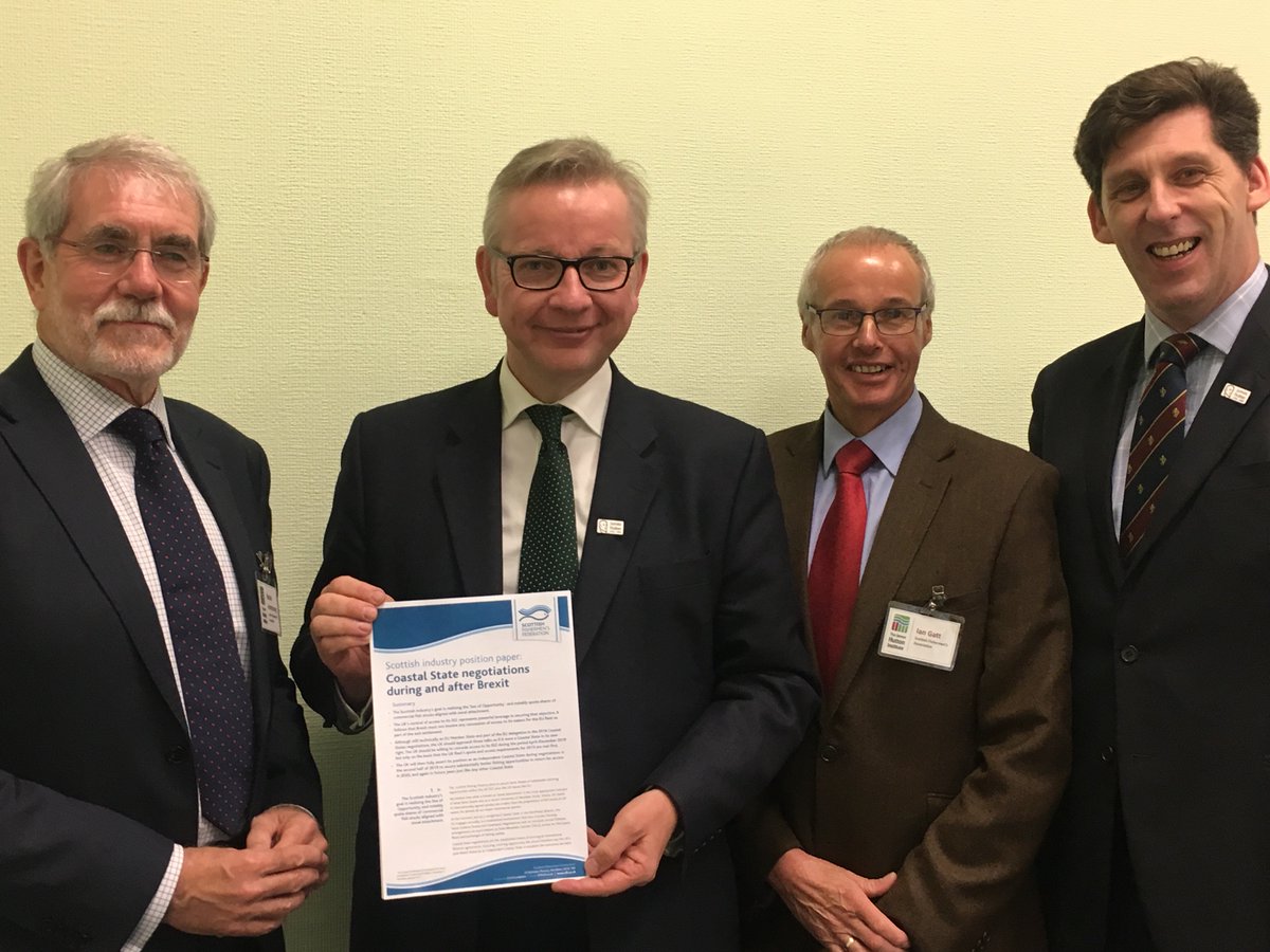 Pleased to hand over Scottish fishing industry paper with key Brexit demands today to <a href="/michaelgove/">Michael Gove</a> and <a href="/IanDuncanHMG/">Ian Duncan</a> #seaofopportunity