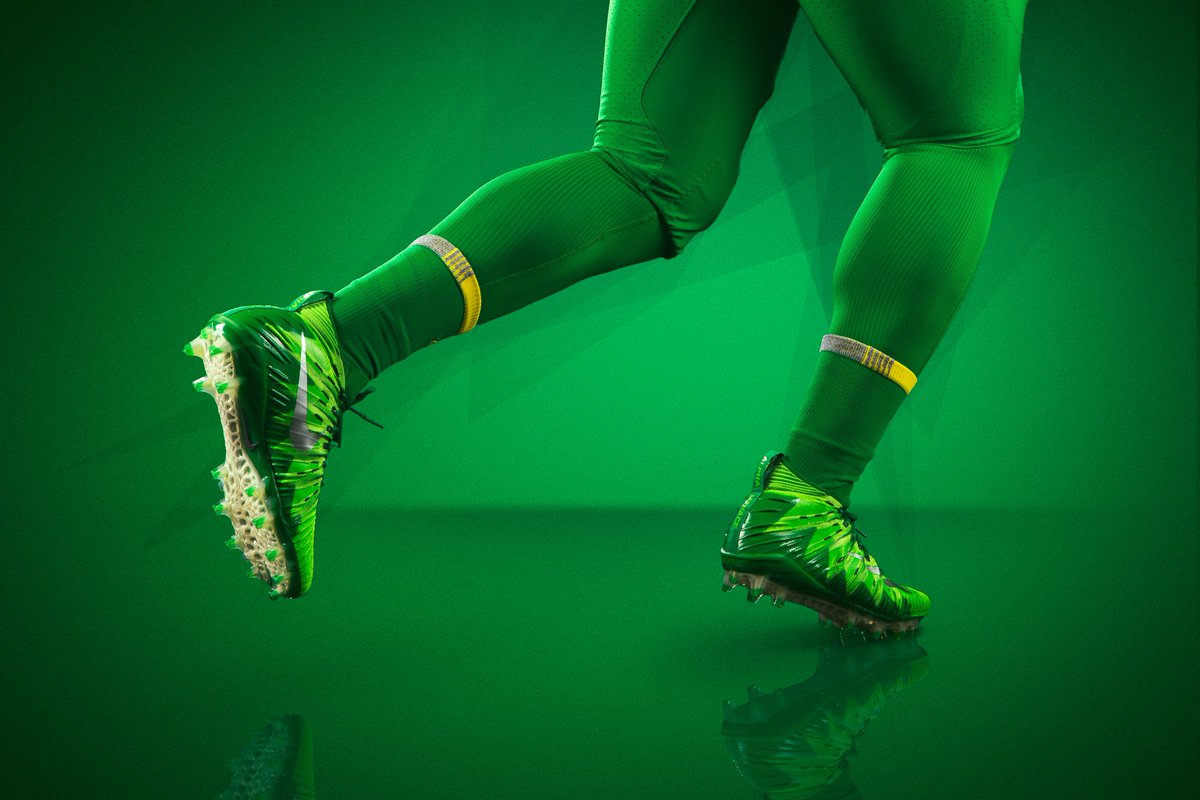 Wear it with pride. @OregonFootball Week 3 uniform combination. #GoDucks