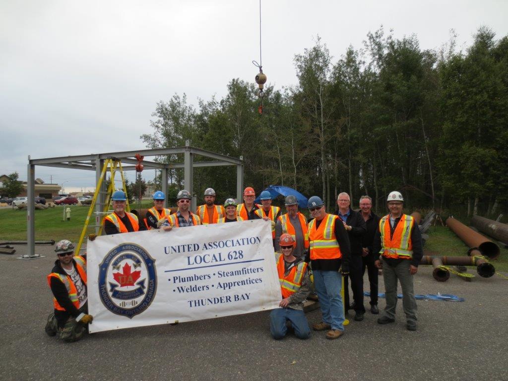 UACanada's tweet photo. Completion of P.I.P.E.S. UA Local 628/P.I.P.E.S. complété par le Local 628 #UAProud #AUFier #MasterRigger #Rigging #Gréeur #Thunderbay https://t.co/CiQZvmhr3I