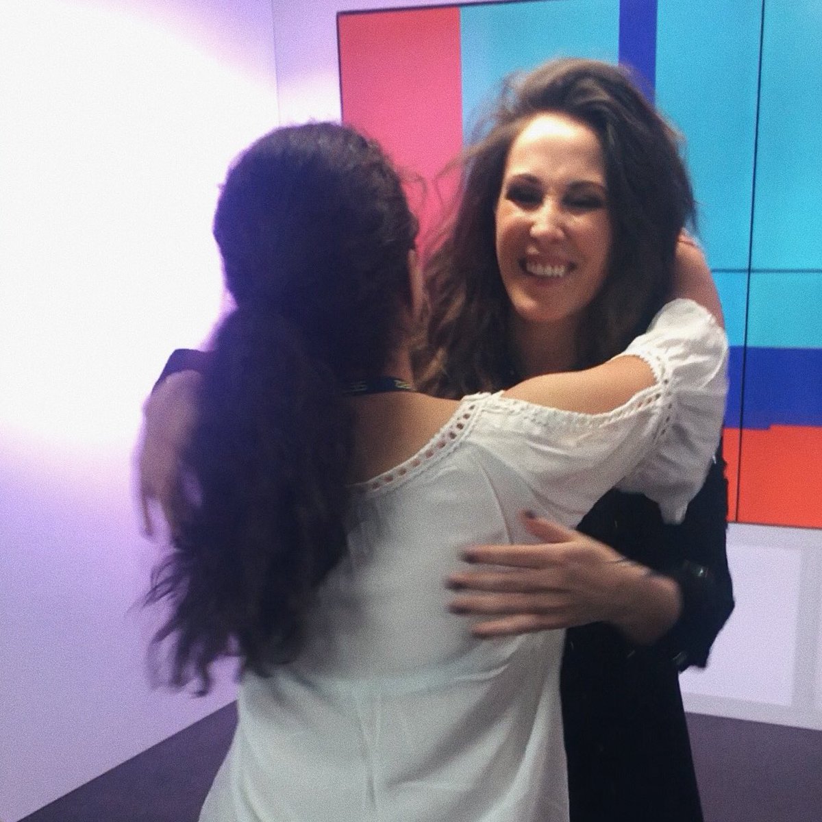 esposxele's tweet photo. no me puedes hacer más feliz🌸✈️
por mil sueños más a tu lado!!!
muchísimas gracias a los dos!👏🏻 @_MaluOficial_ @TonyAguilarOfi #Invisible https://t.co/CkoEWLUkGD